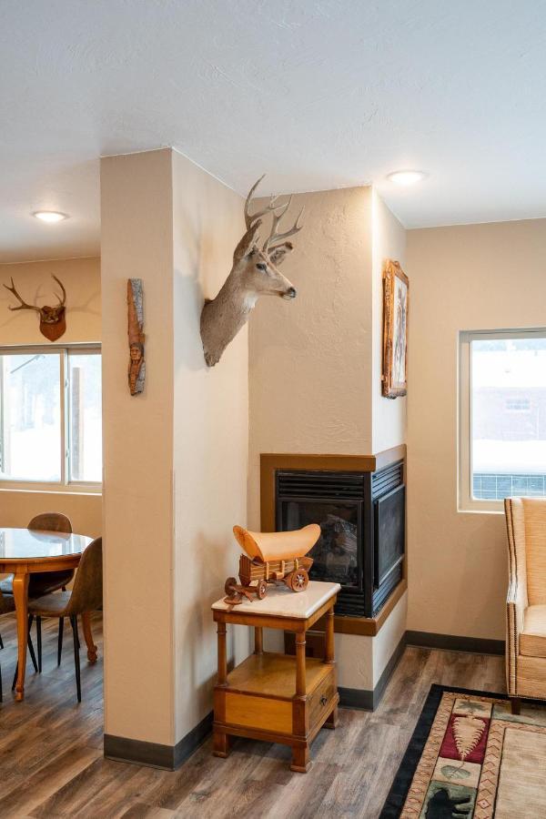 Wagon Wheel Hotel West Yellowstone Eksteriør bilde